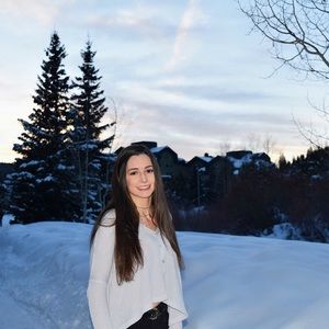 Meet your Posher, Olivia